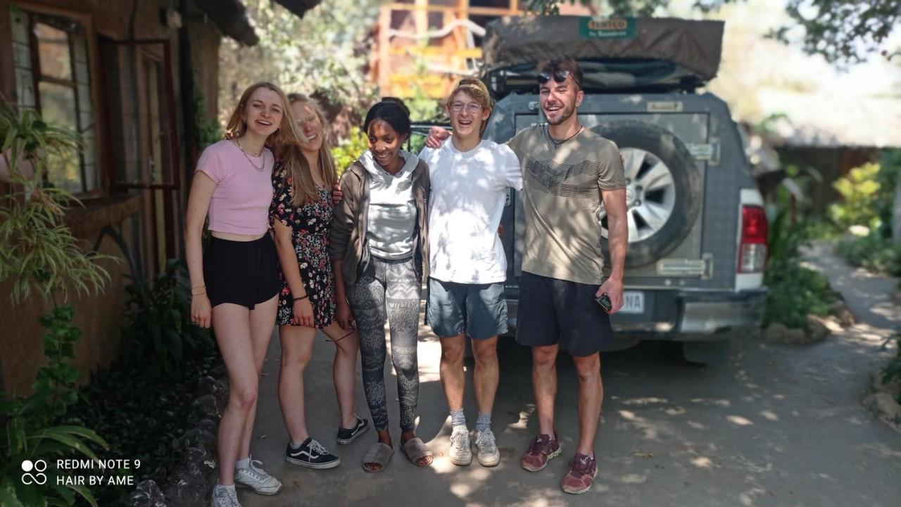 Elephant Trail Guesthouse And Backpackers Kasane Bagian luar foto