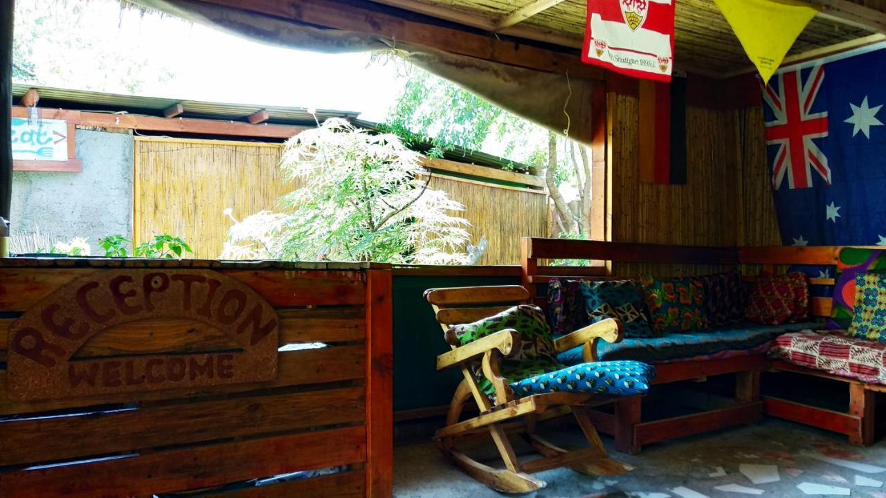 Elephant Trail Guesthouse And Backpackers Kasane Bagian luar foto
